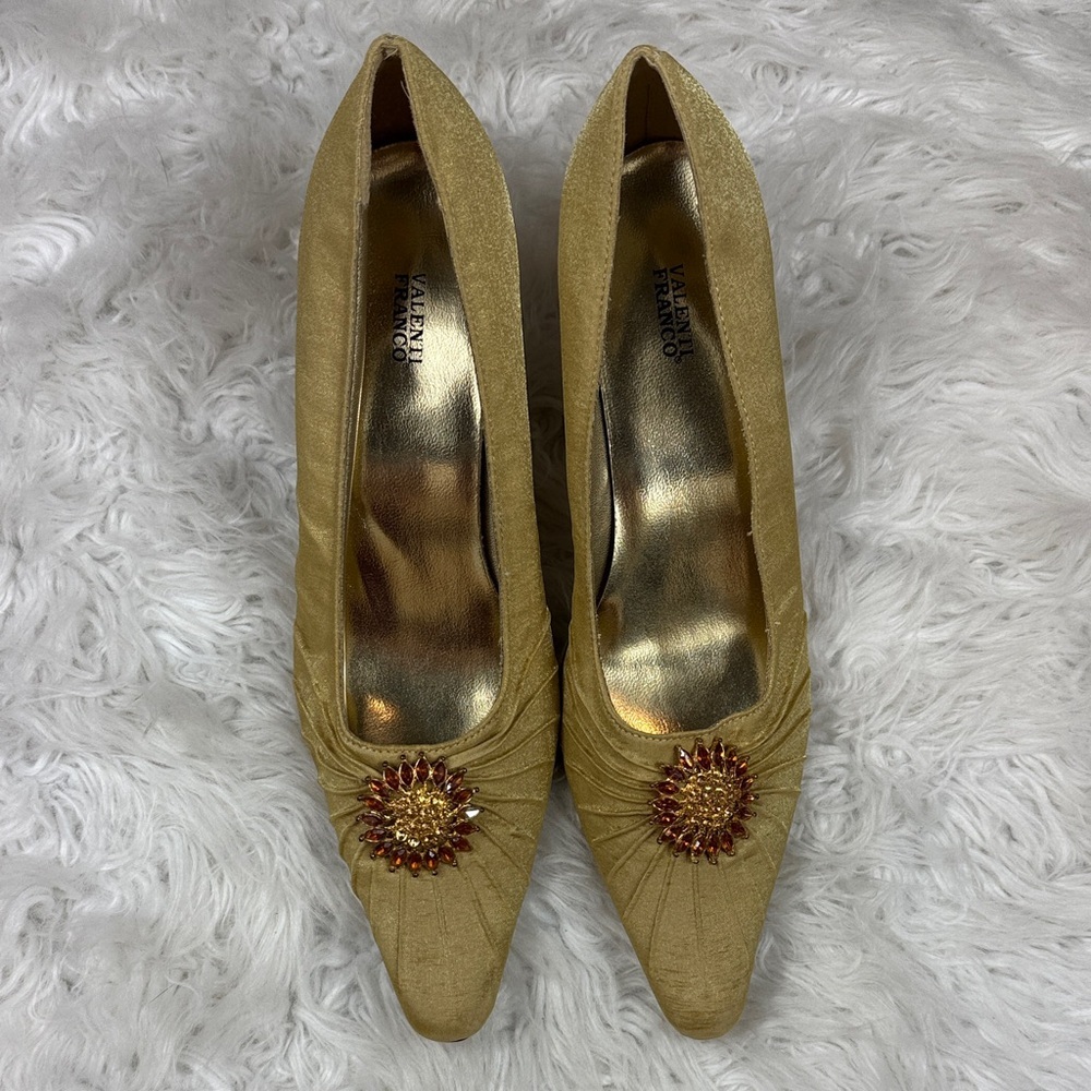 NWOB Valenti Franco Gold Tweed Pumps with Brooch